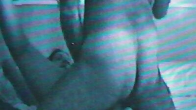 Cuckold cougar bojo njupuk bajingan dening loro enom purun nalika aku njupuk gambar