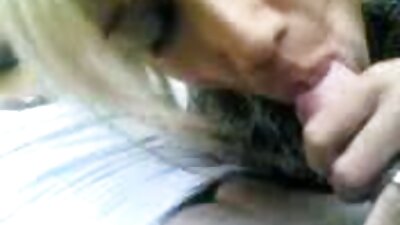 Busty bojo bakal bajingan lan fingered dening ireng pepadhamu